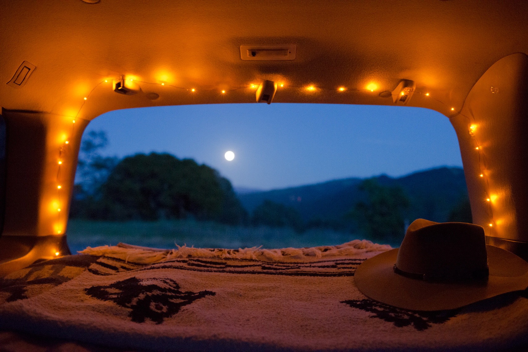 Vanlife Moonrise